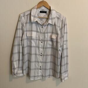 Ivanka Trump Womens Size Small Blouse White and Black Dress Shirt Silver Buttons